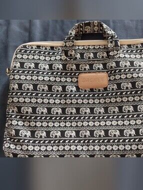 Dachee Black & White Elephant Print Laptop Bag